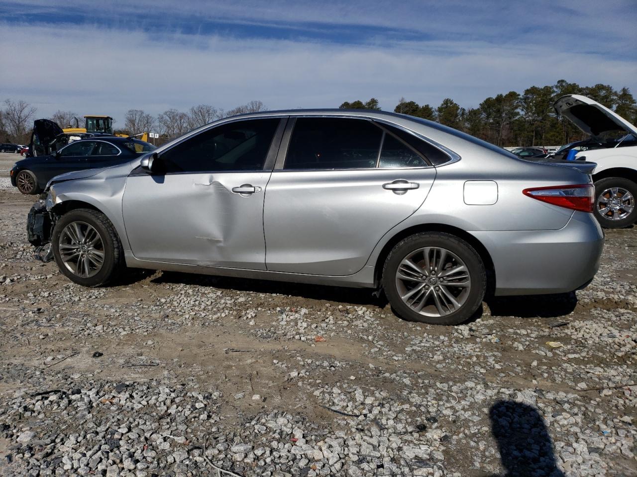 2015 TOYOTA CAMRY LE - Image 2