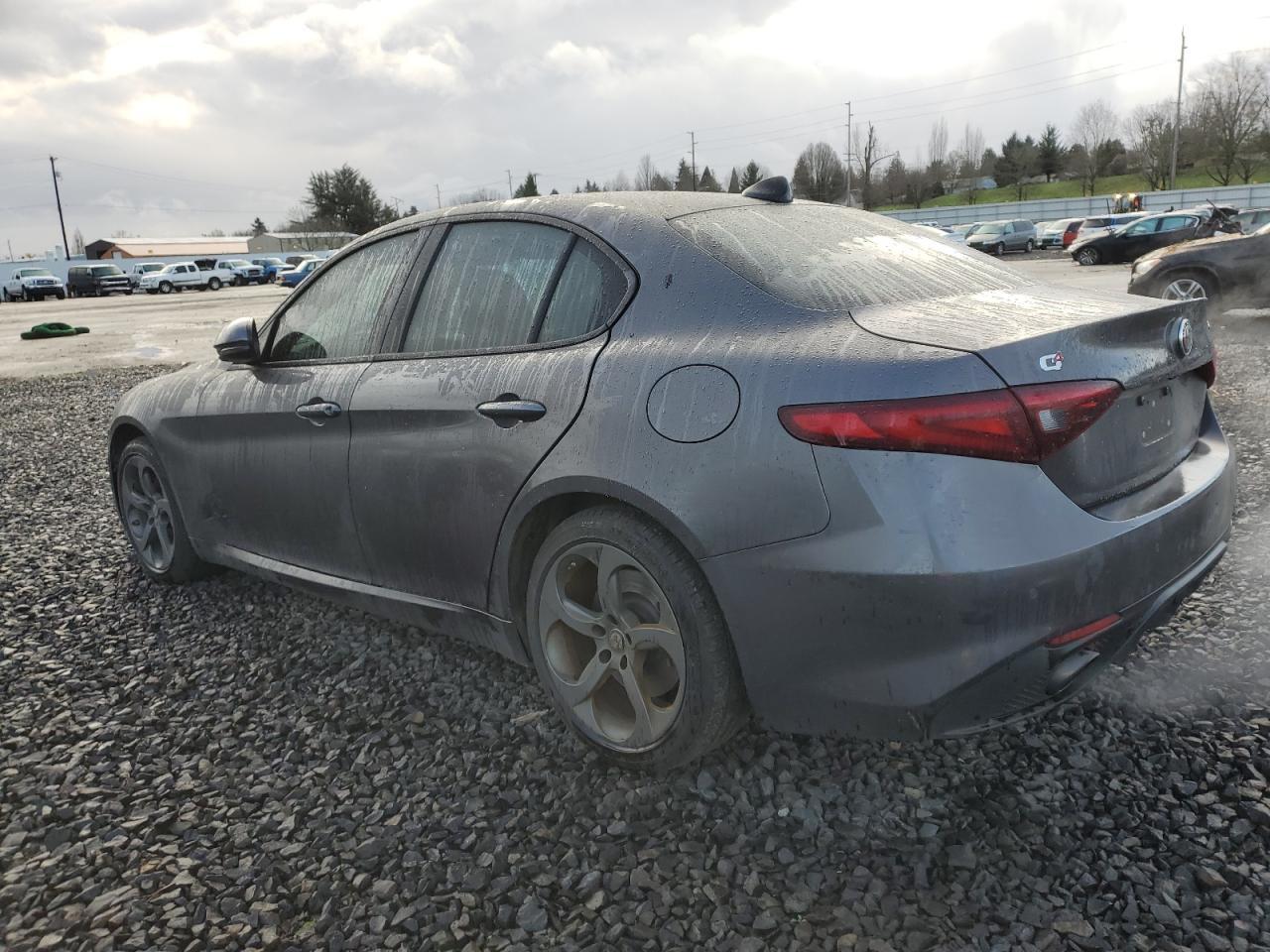 2017 ALFA ROMEO GIULIA TI - Image 2