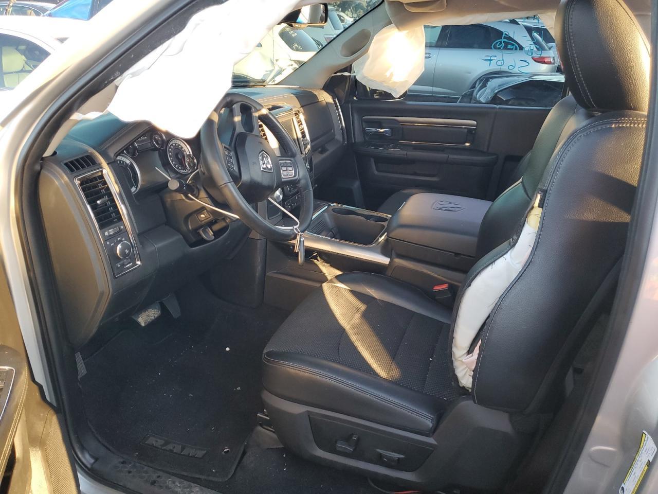 2017 RAM 1500 SPORT - Фото 7