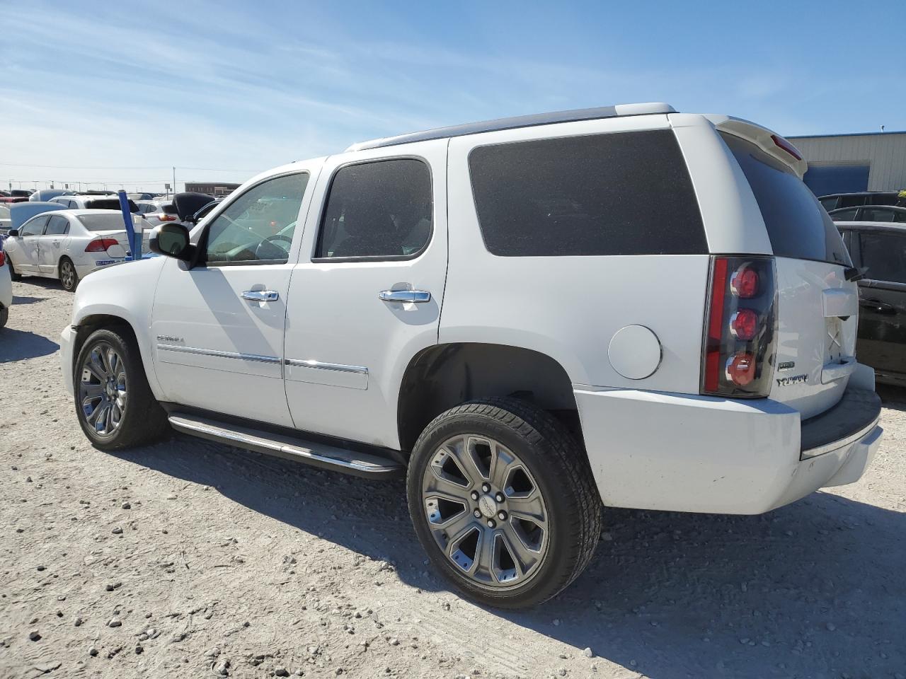 2012 GMC YUKON DENA - Фото 2