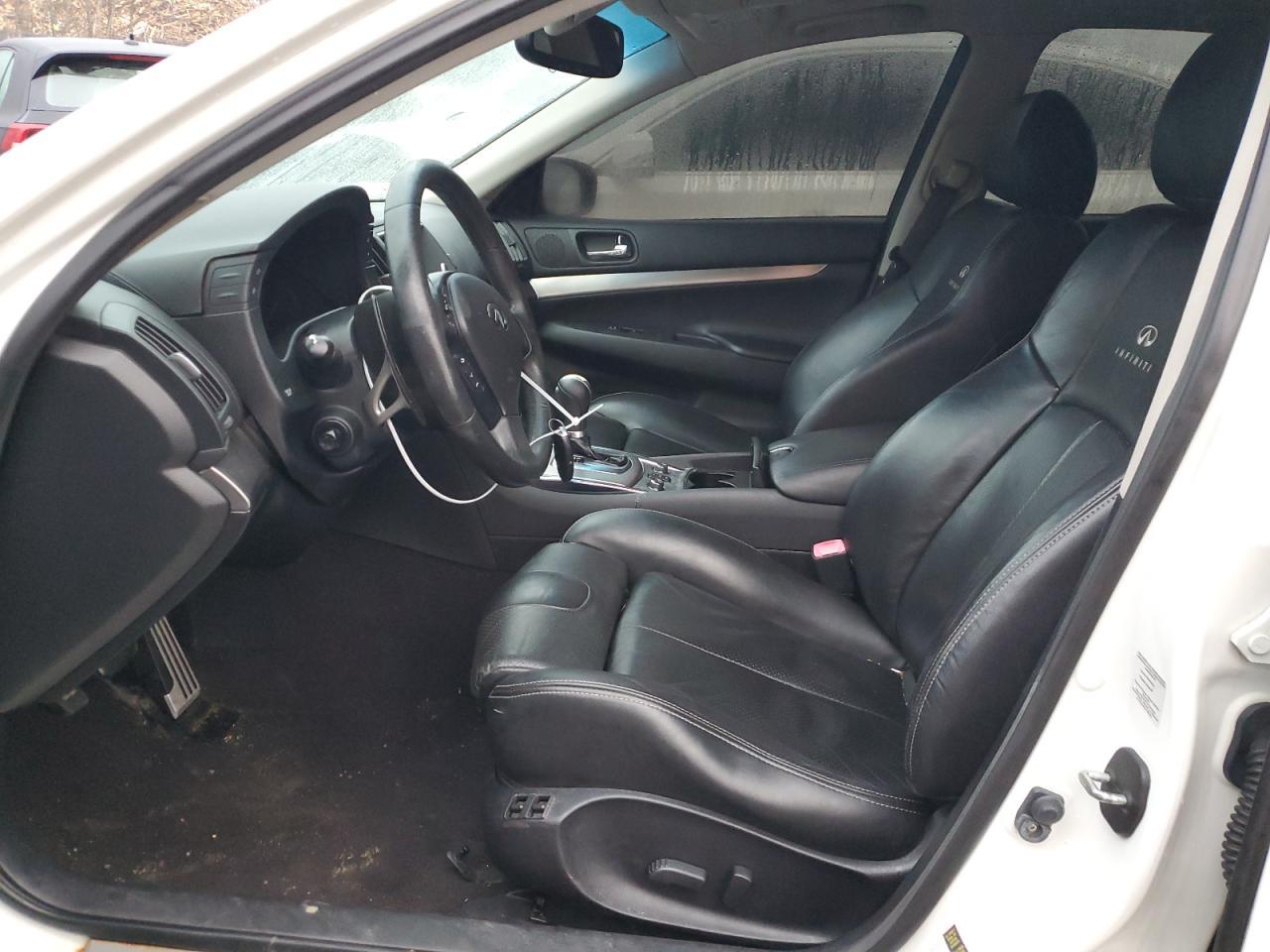 2011 INFINITI G37 - Image 7