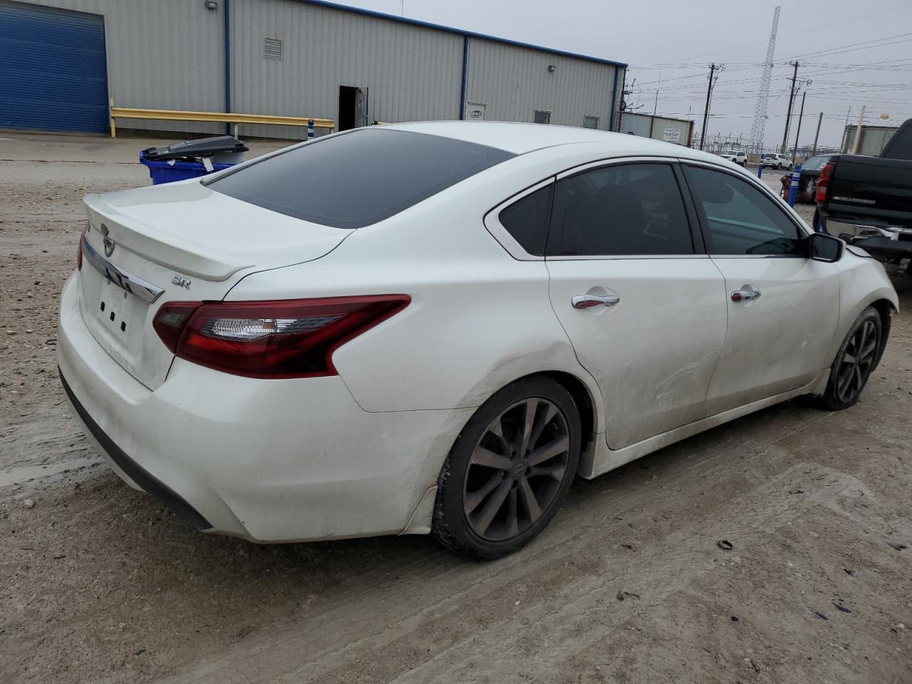 2017 NISSAN ALTIMA 2.5 - Фото 3