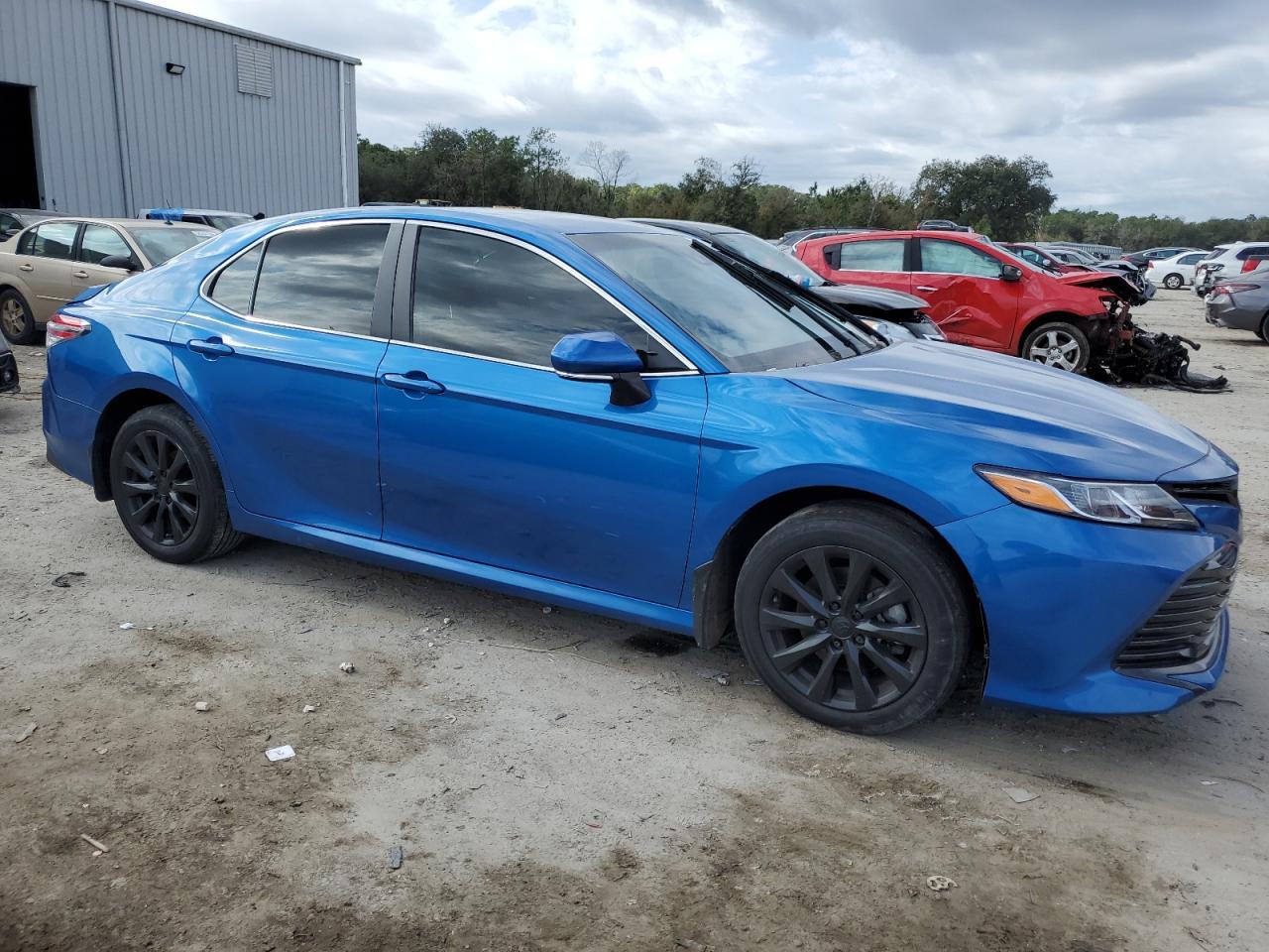 2020 TOYOTA CAMRY LE - Фото 4