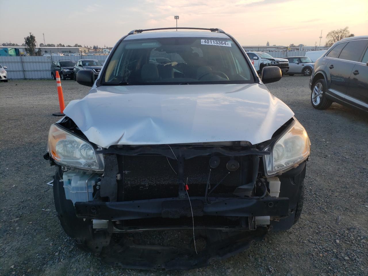 2011 TOYOTA RAV4 - Фото 5