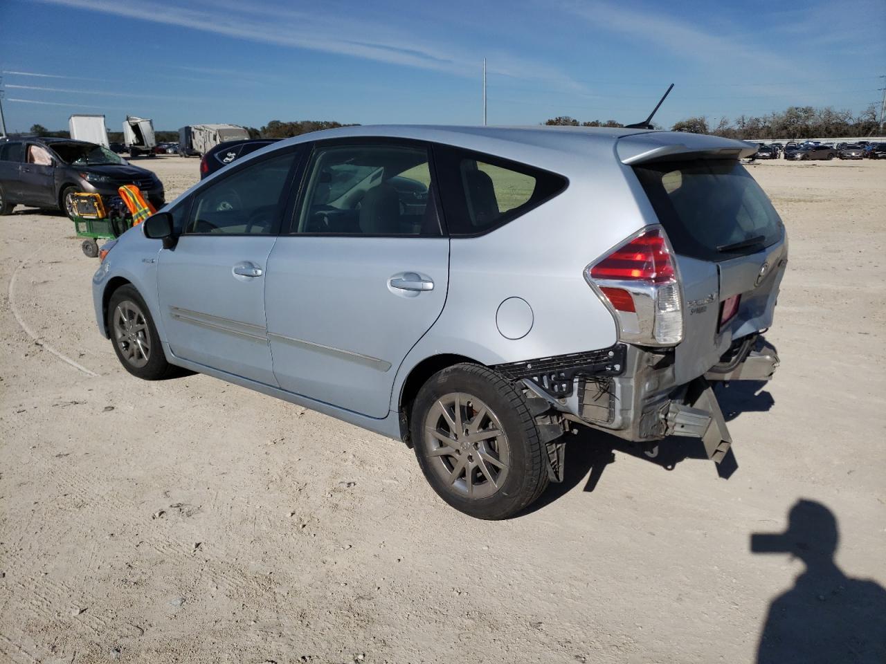 2016 TOYOTA PRIUS V - Image 2