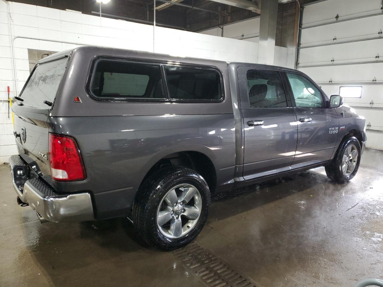 2017 RAM 1500 SLT - Фото 3