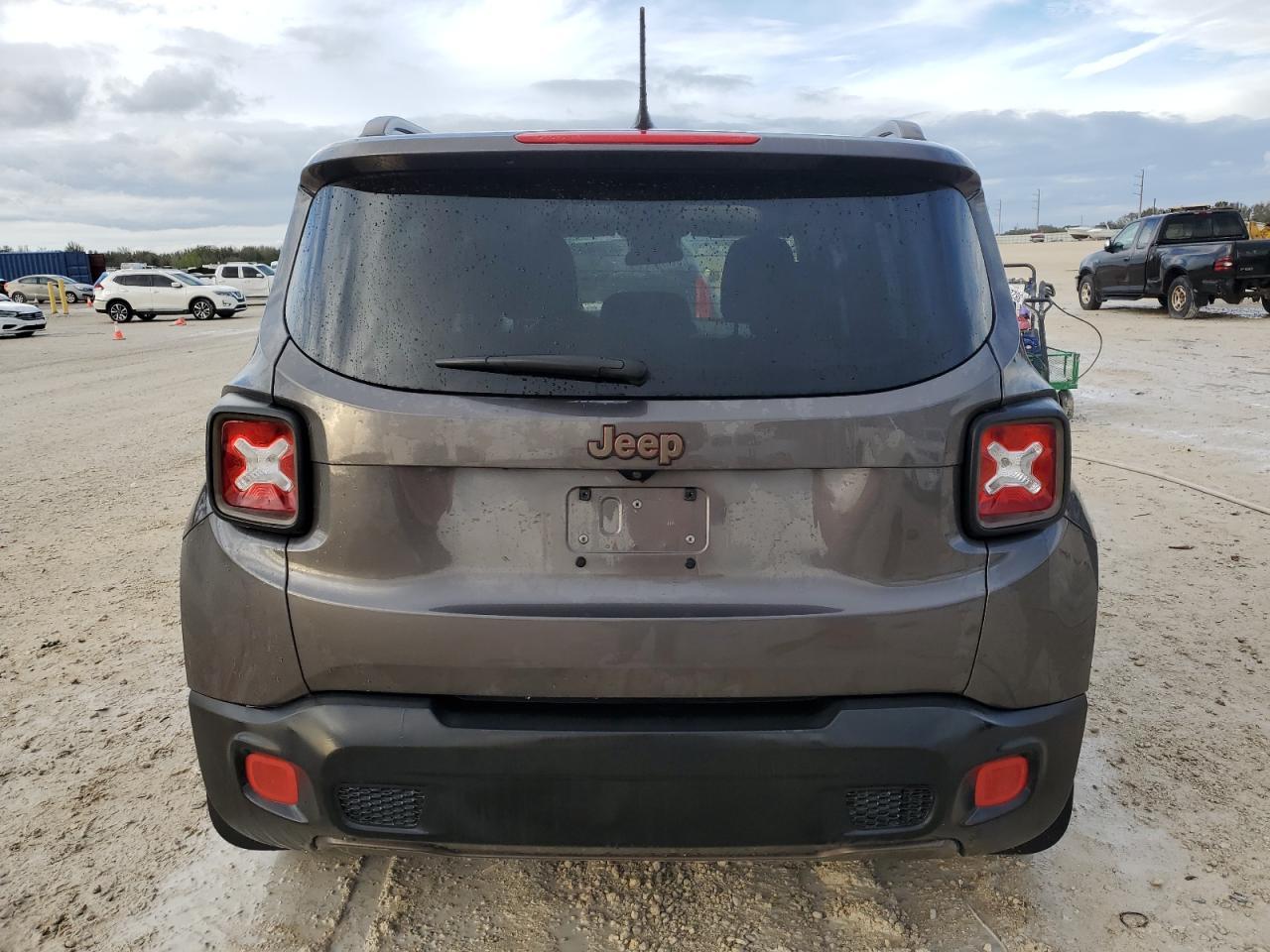 2016 JEEP RENEGADE L - Image 6