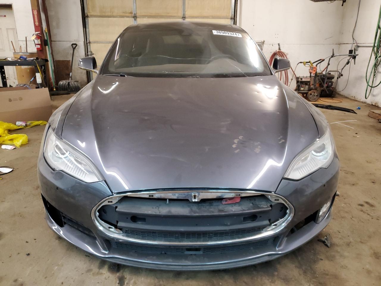 2015 TESLA MODEL S P8 - Фото 5