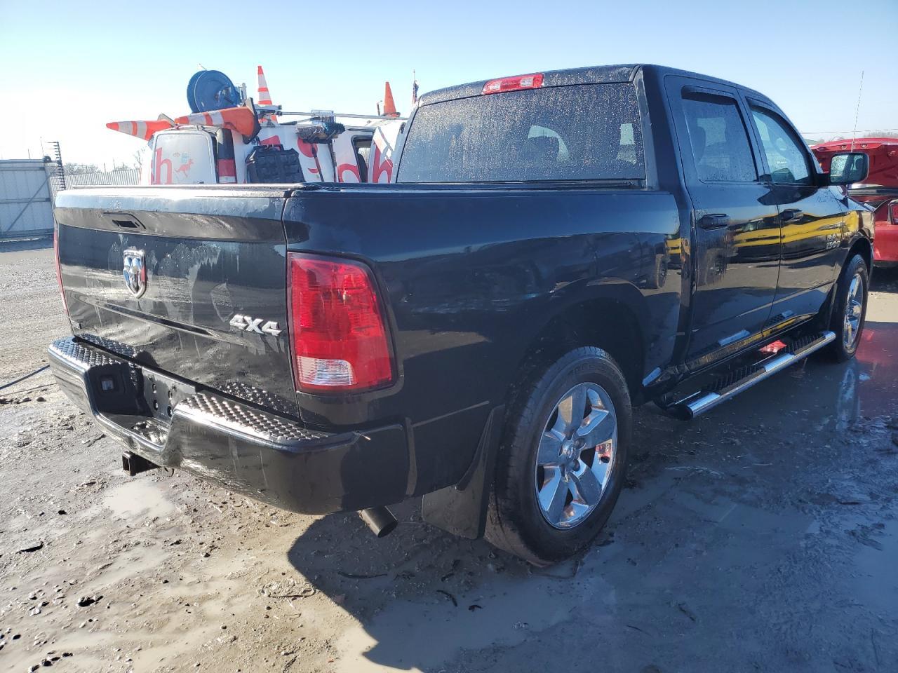 2018 RAM 1500 ST - Фото 3