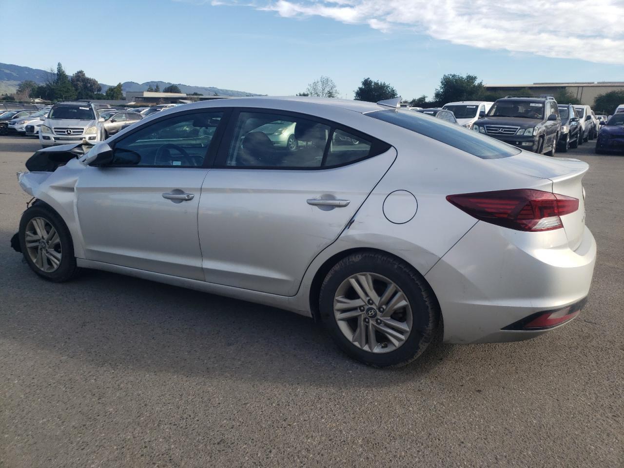 2019 HYUNDAI ELANTRA SE - Фото 2