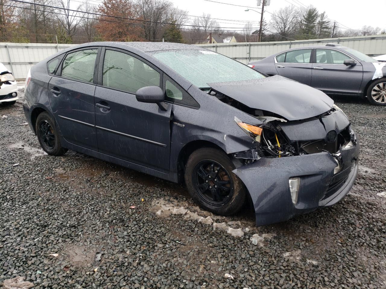 2013 TOYOTA PRIUS - Image 4