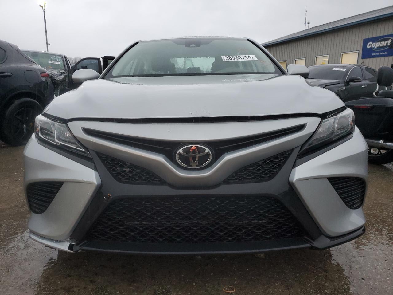 2020 TOYOTA CAMRY SE - Фото 5