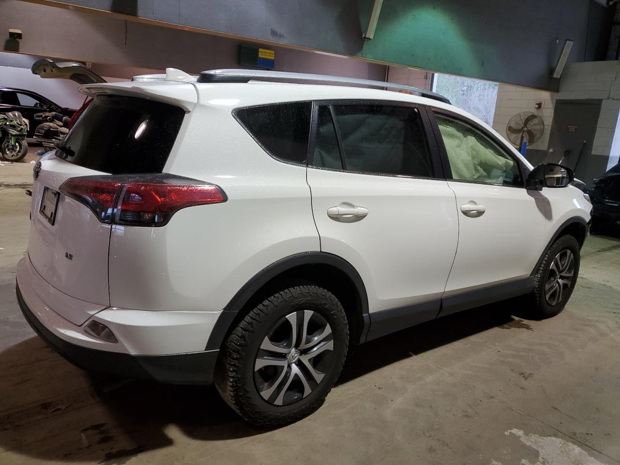 2018 TOYOTA RAV4 LE - Image 3