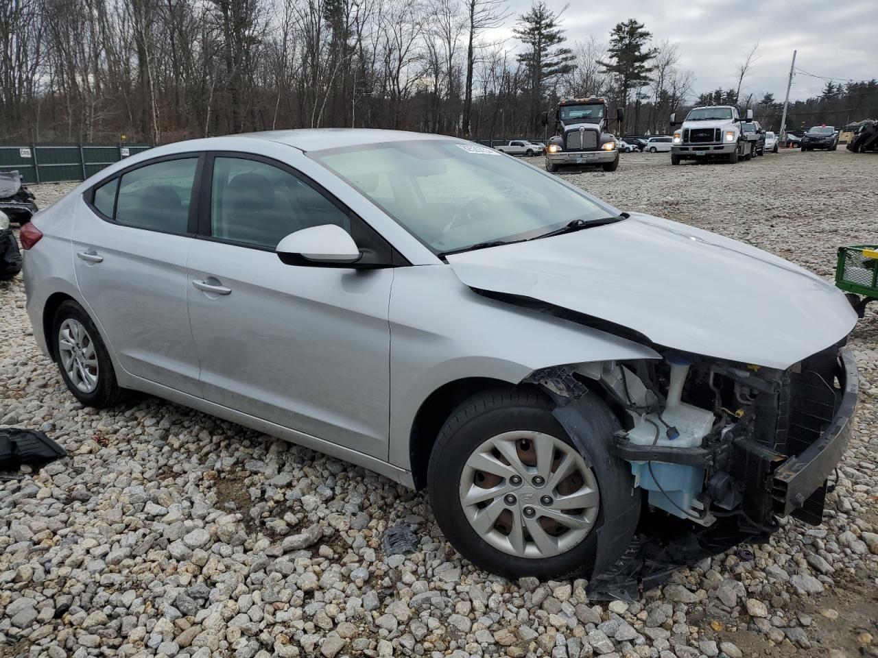 2017 HYUNDAI ELANTRA SE - Image 4