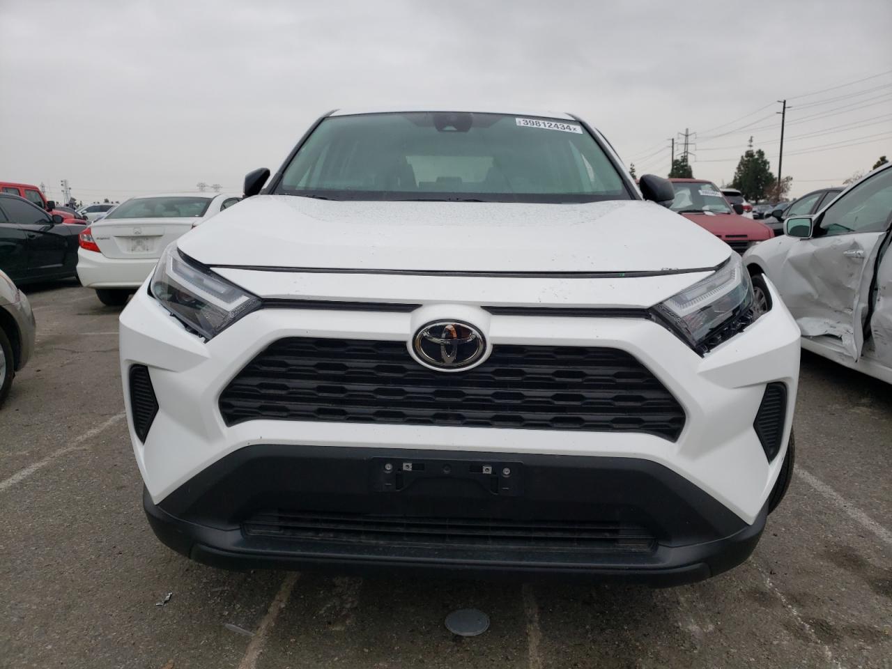 2023 TOYOTA RAV4 LE - Фото 5