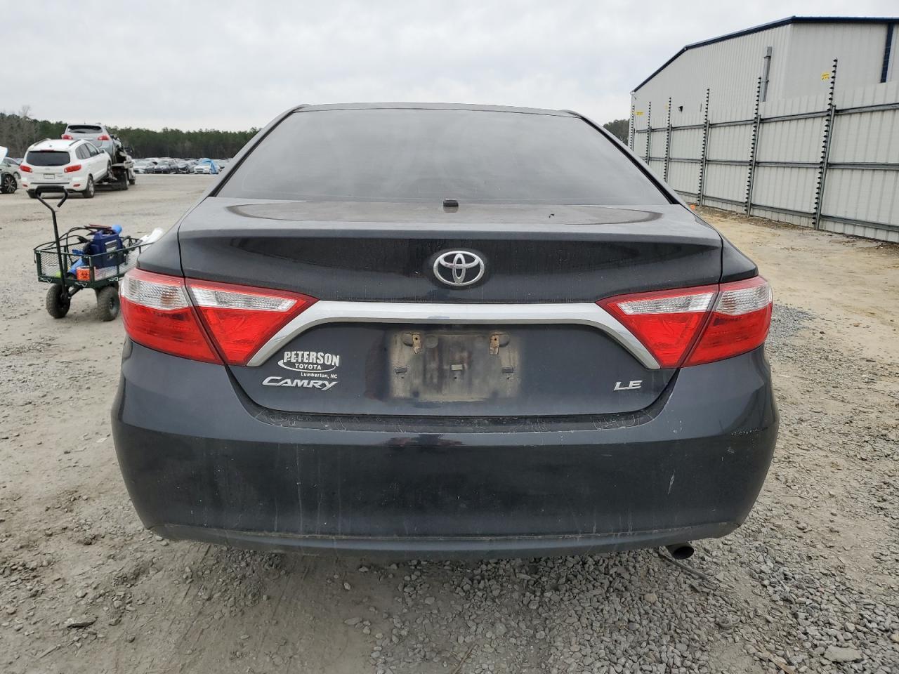 2017 TOYOTA CAMRY LE - Фото 6