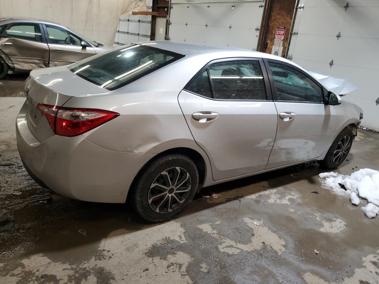 2015 TOYOTA COROLLA L - Фото 3