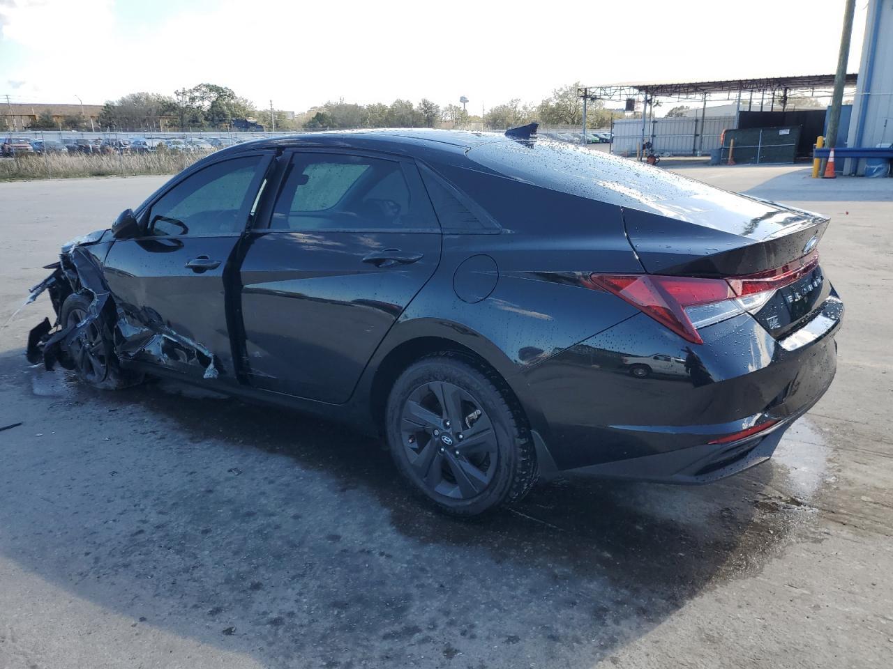2022 HYUNDAI ELANTRA SE - Image 2
