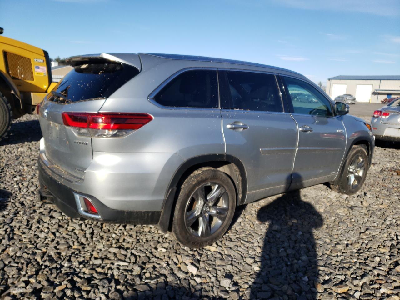 2018 TOYOTA HIGHLANDER - Фото 3