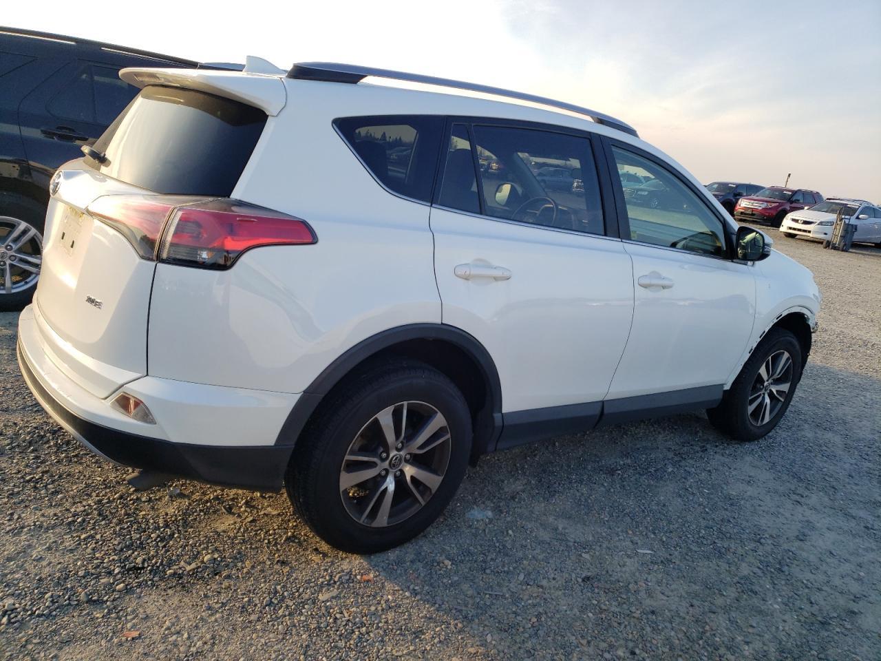 2017 TOYOTA RAV4 XLE - Image 3