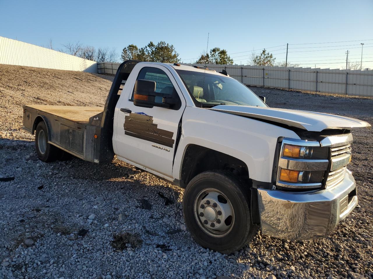 2017 CHEVROLET SILVERADO - Image 4