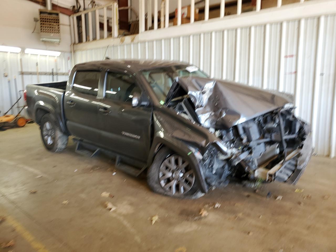 2018 TOYOTA TACOMA DOU - Фото 4