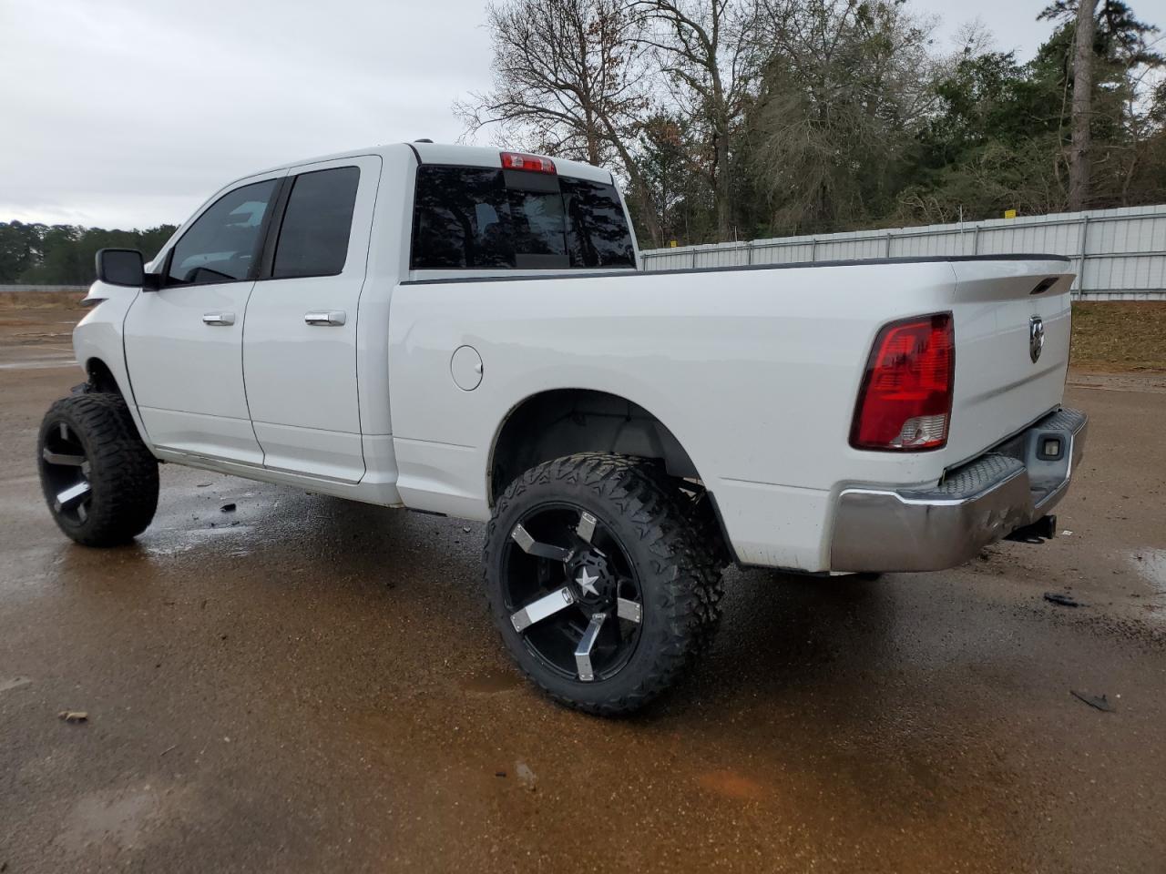 2015 RAM 1500 SLT - Image 2