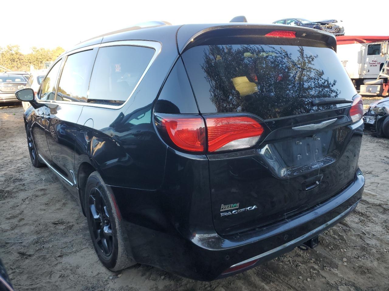 2017 CHRYSLER PACIFICA T - Image 2