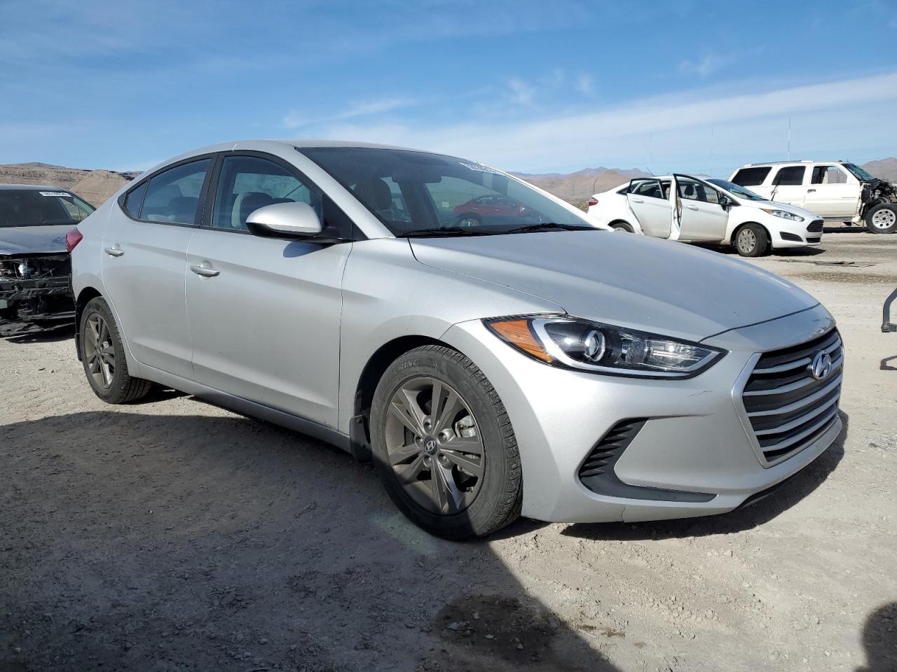 2018 HYUNDAI ELANTRA SE - Фото 4