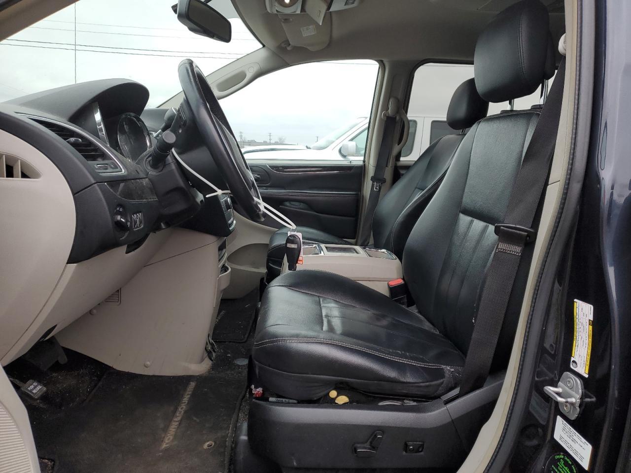 2014 CHRYSLER TOWN & COU - Image 7