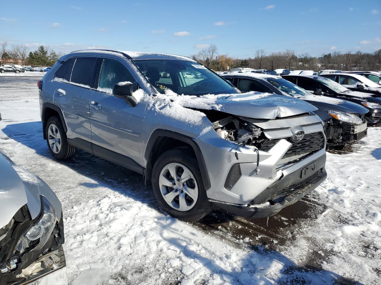 2021 TOYOTA RAV4 LE - Фото 4