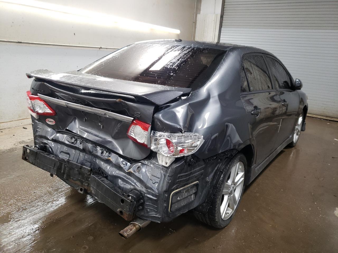 2013 TOYOTA COROLLA BA - Фото 3