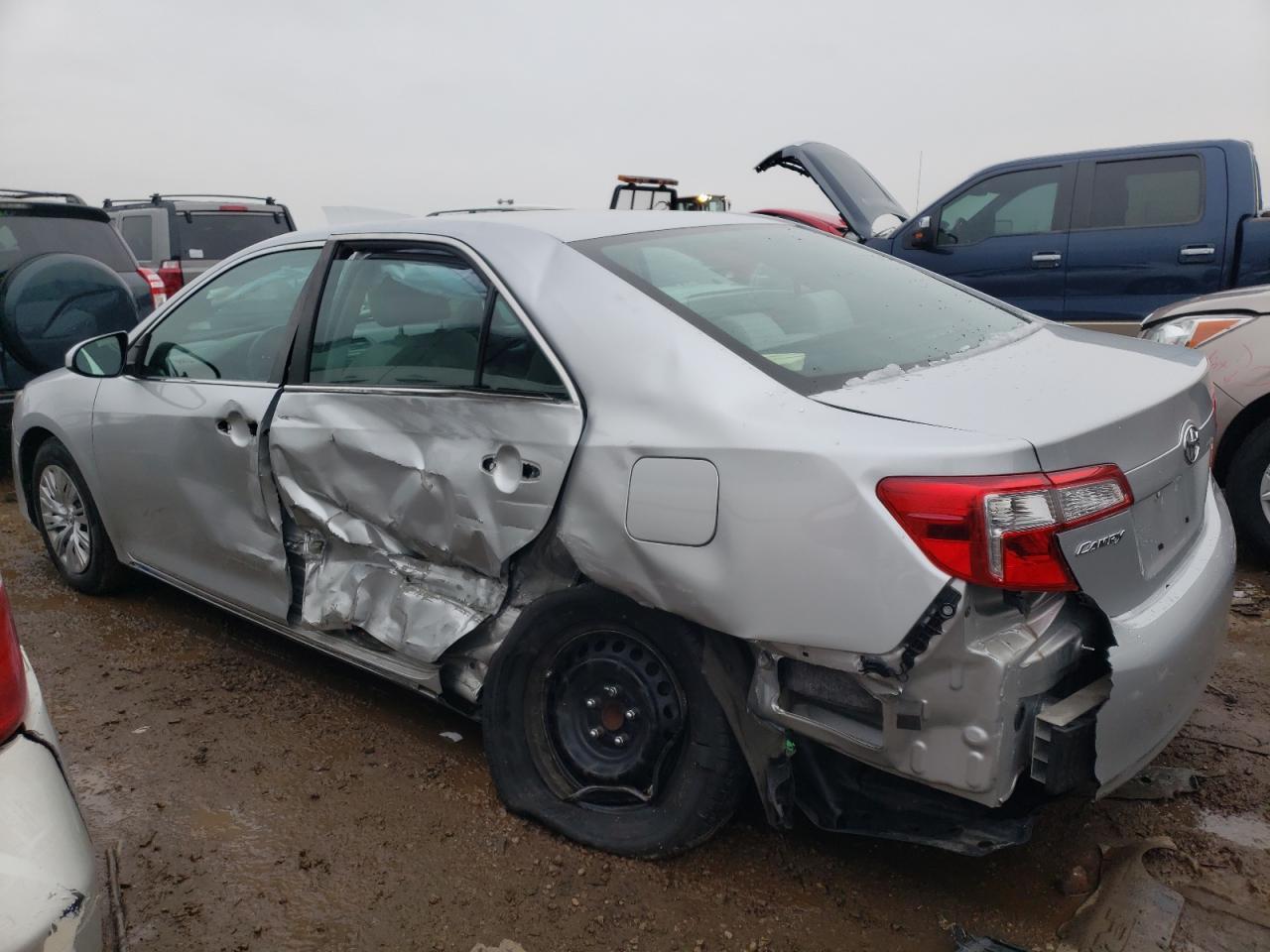 2013 TOYOTA CAMRY L - Фото 2