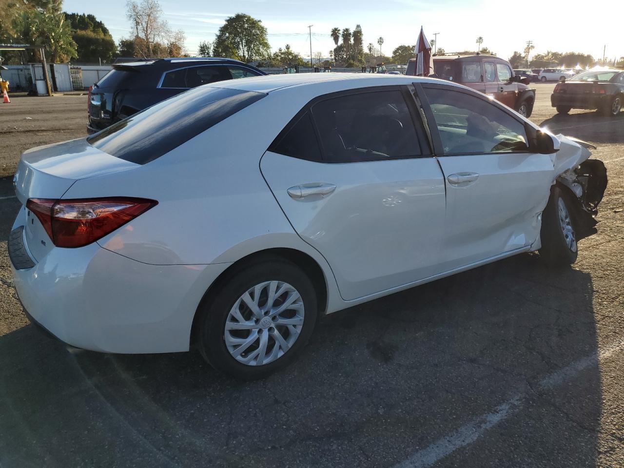 2018 TOYOTA COROLLA L - Image 3
