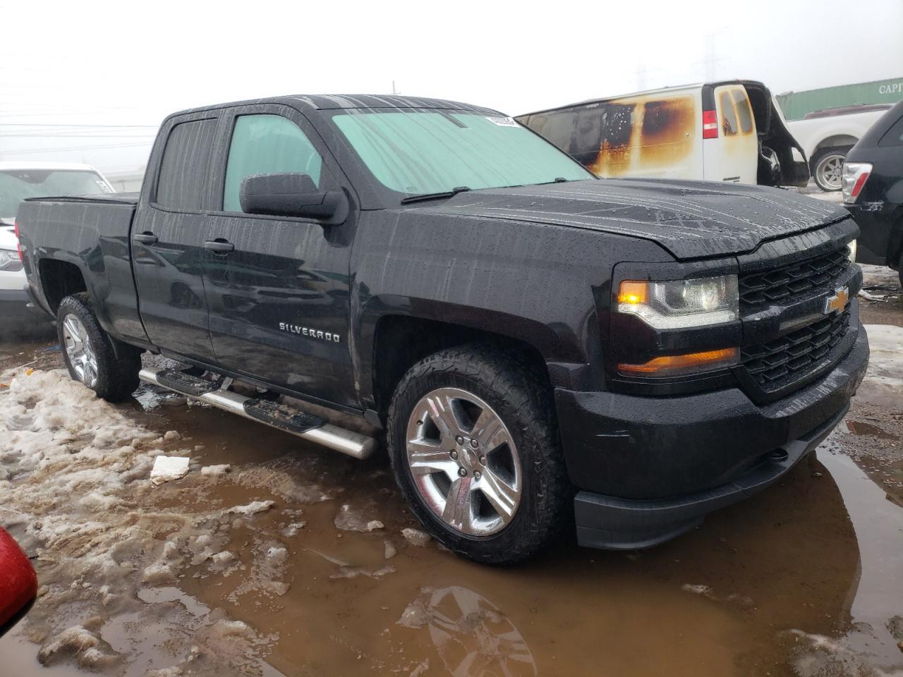 2017 CHEVROLET SILVERADO - Image 4