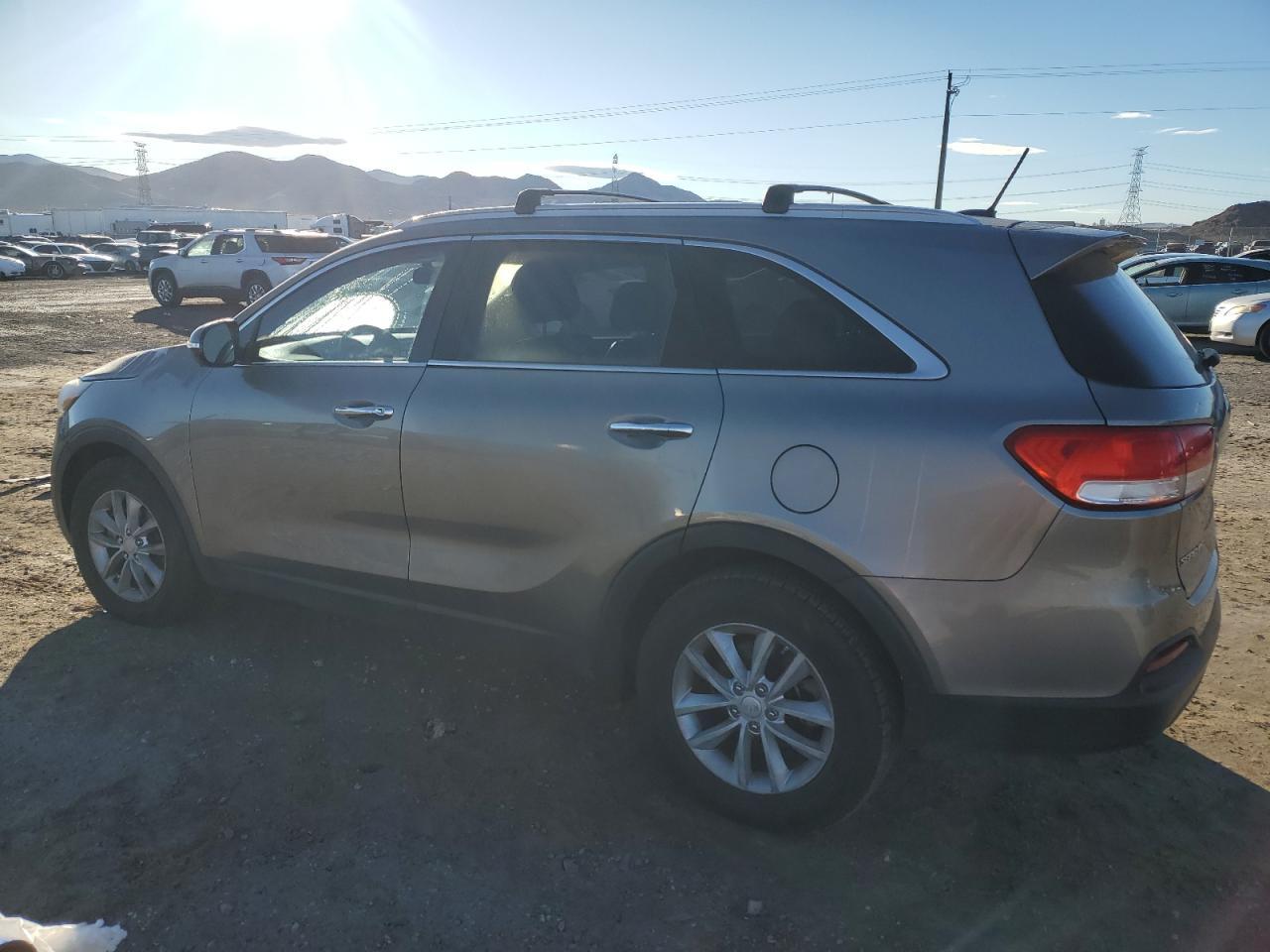 2016 KIA SORENTO LX - Фото 2