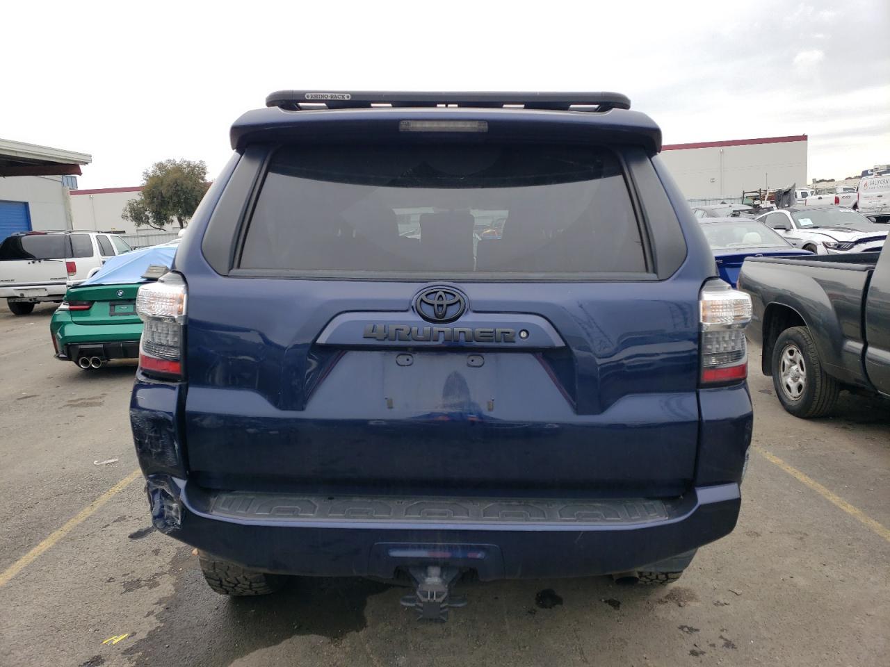 2017 TOYOTA 4RUNNER SR - Image 6
