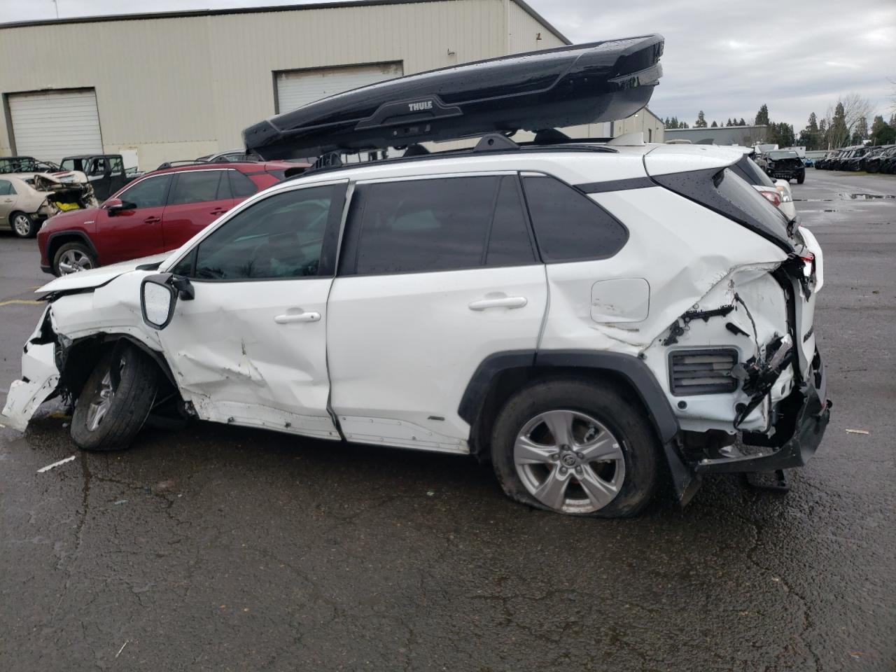 2022 TOYOTA RAV4 XLE - Фото 2