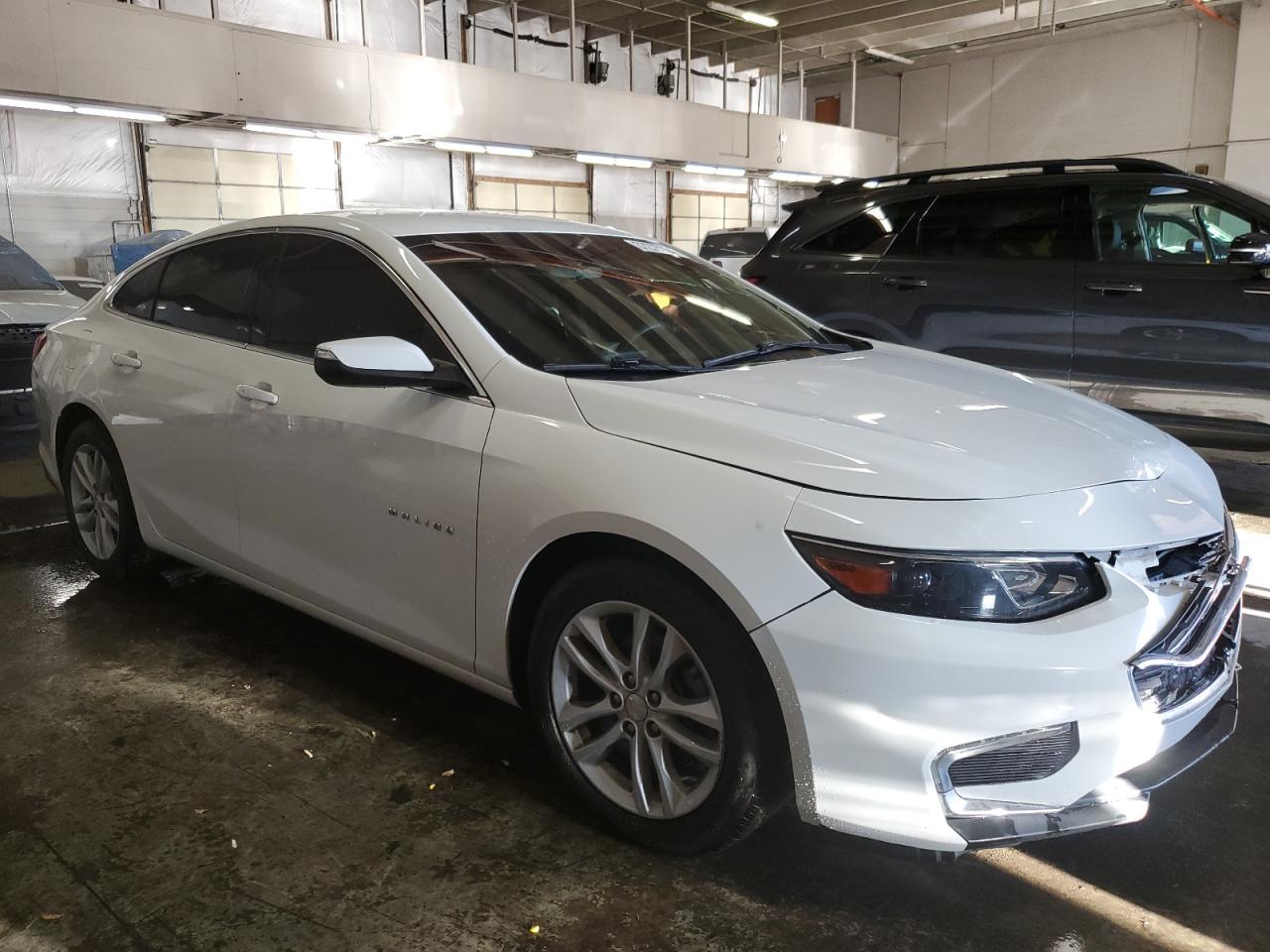 2017 CHEVROLET MALIBU LT - Image 4