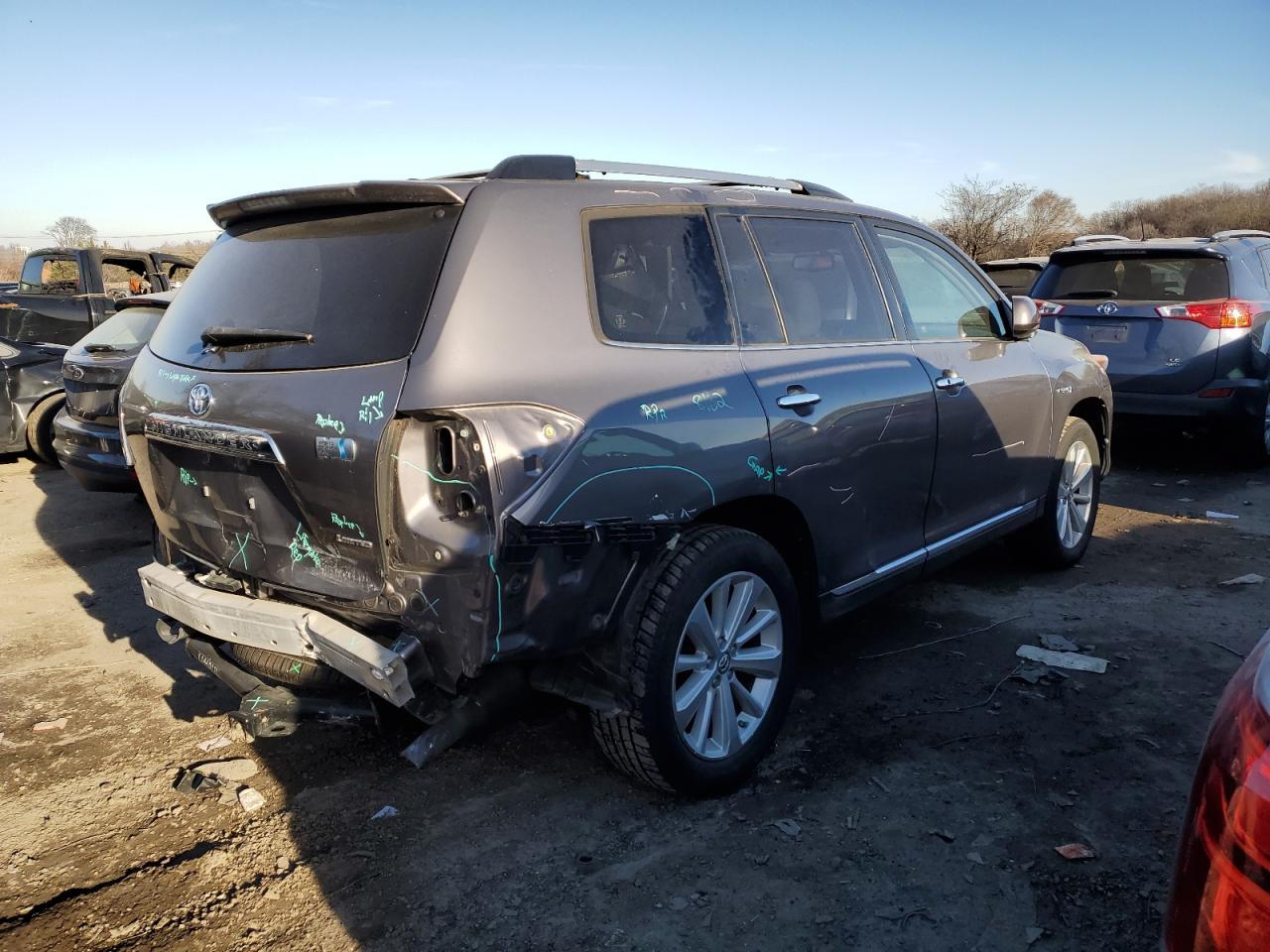 2014 TOYOTA RAV4 LE - Фото 3