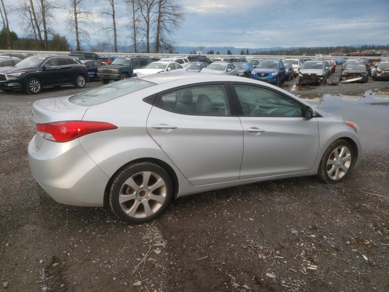 2013 HYUNDAI ELANTRA GL - Image 3