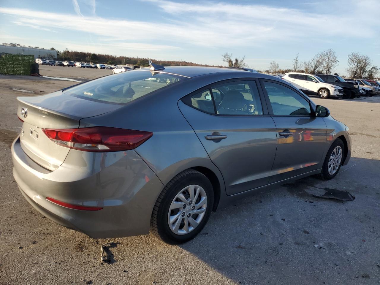 2017 HYUNDAI ELANTRA SE - Фото 3