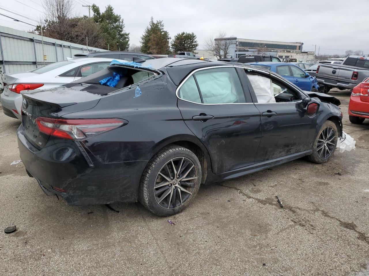2021 TOYOTA CAMRY SE - Фото 3
