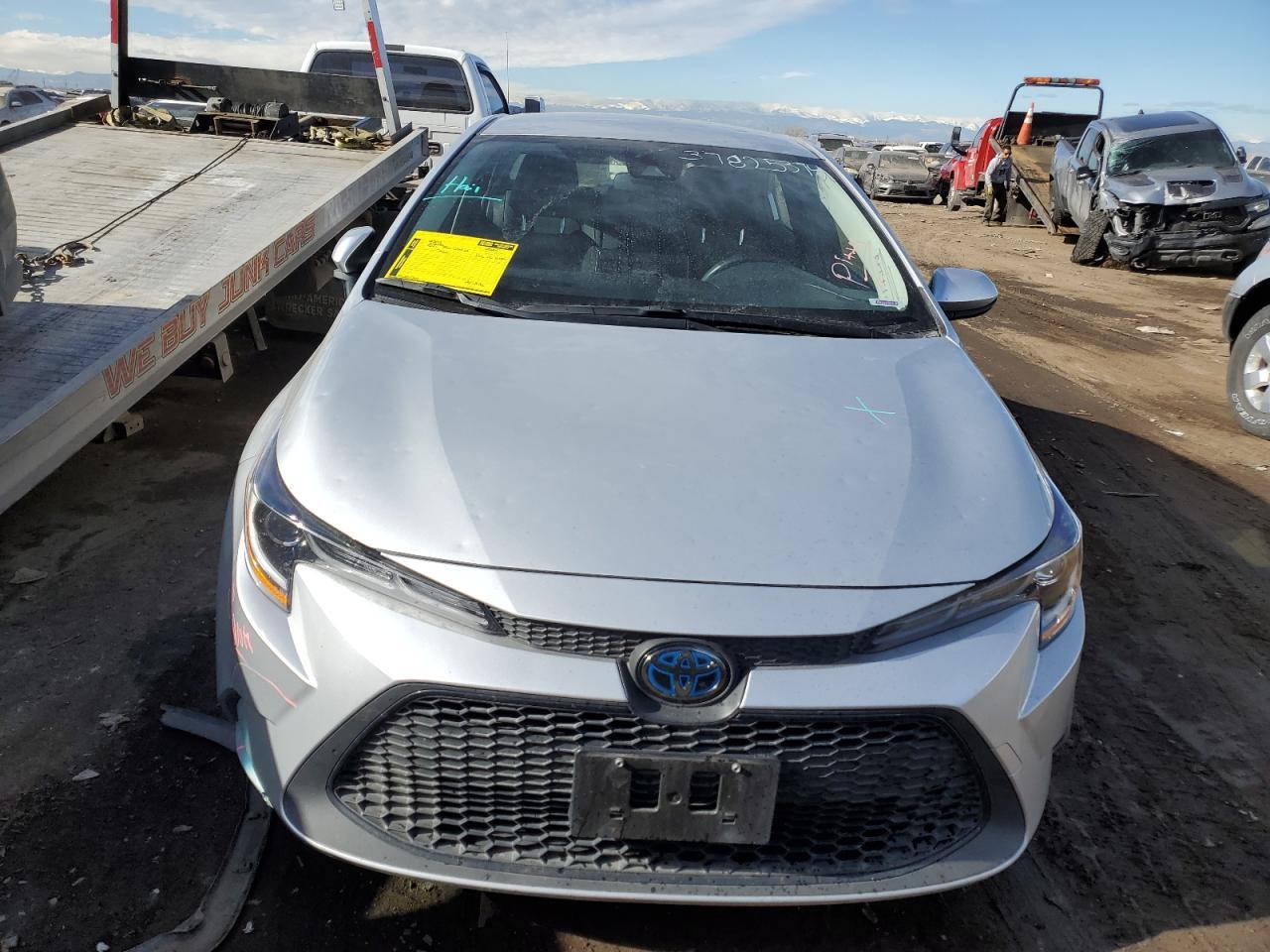 2021 TOYOTA COROLLA LE - Фото 5