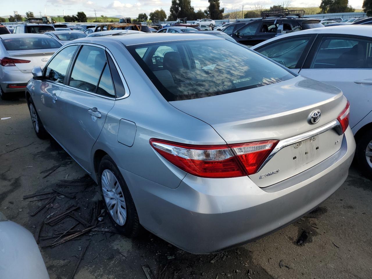 2016 TOYOTA CAMRY LE - Фото 2