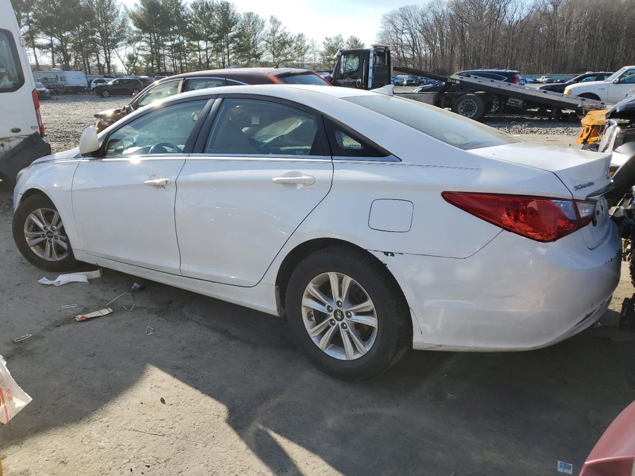 2013 HYUNDAI SONATA GLS - Image 2