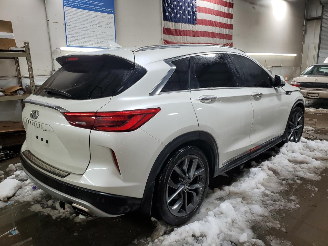 2019 INFINITI QX50 ESSEN - Image 3
