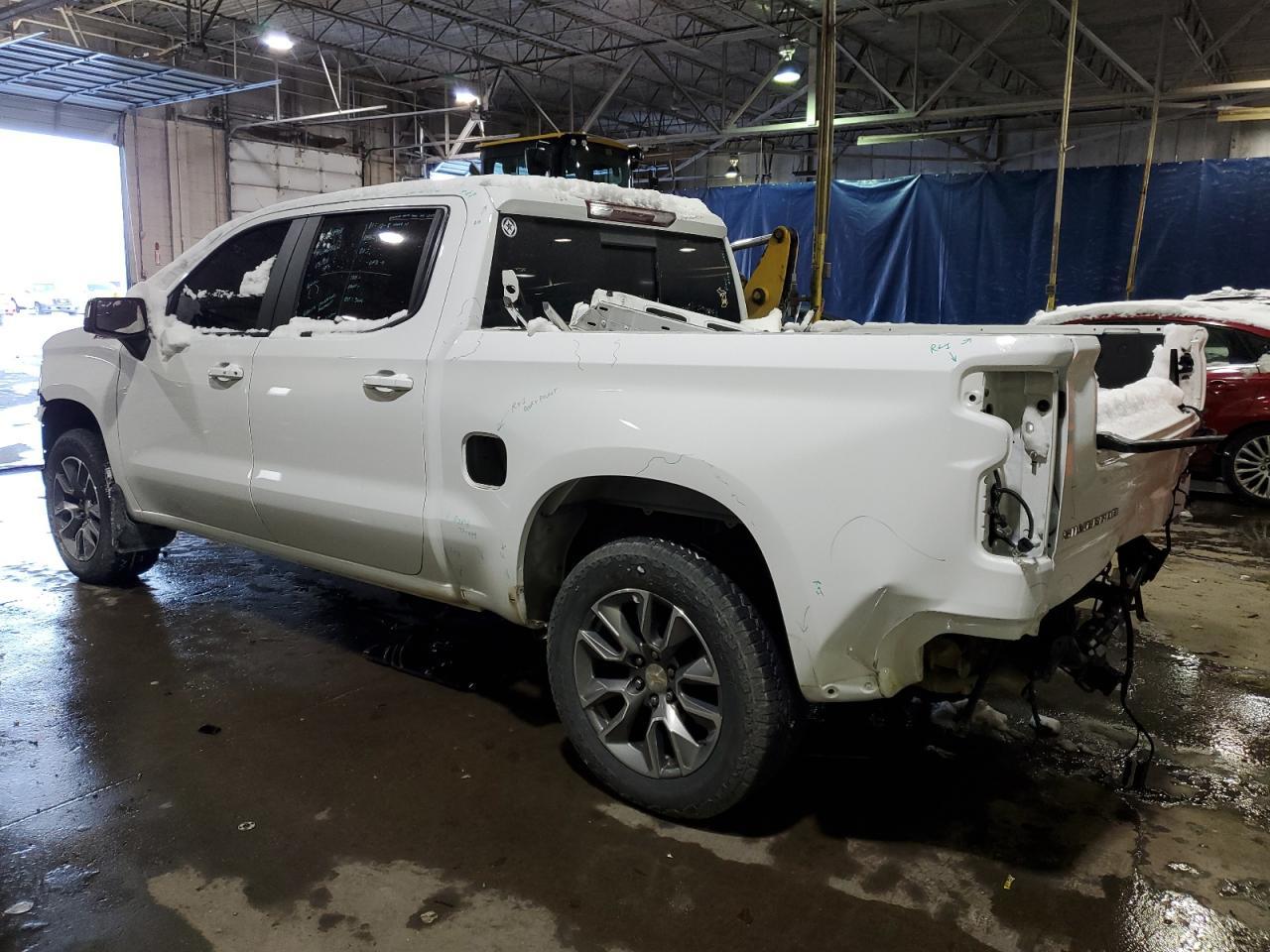 2021 CHEVROLET SILVERADO - Фото 2