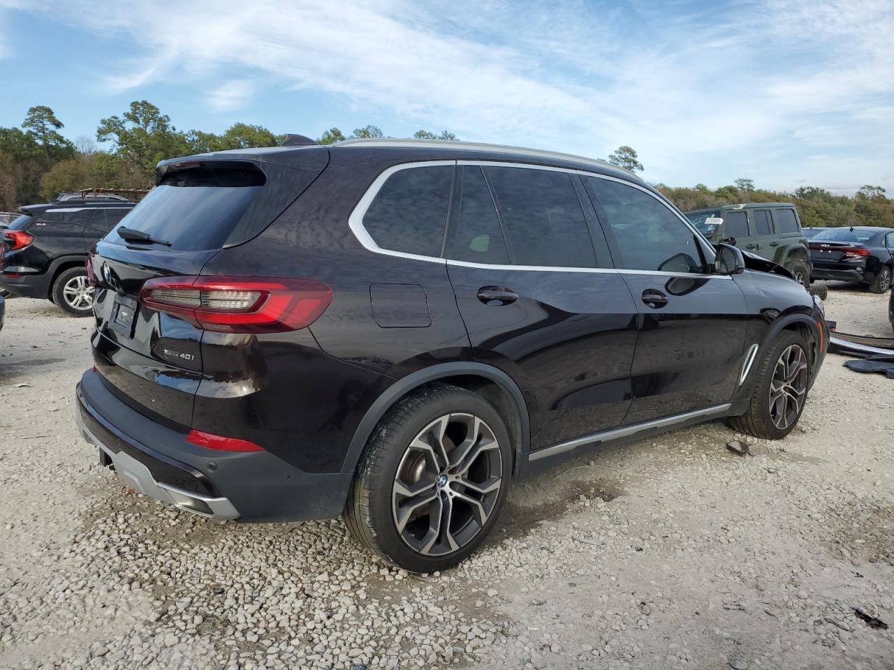 2023 BMW X5 XDRIVE4 - Фото 3