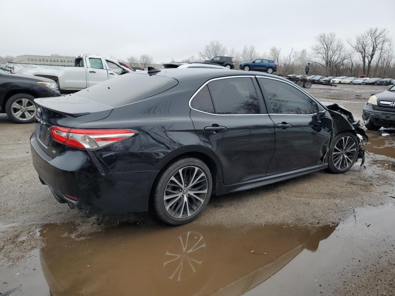 2020 TOYOTA CAMRY SE - Image 3